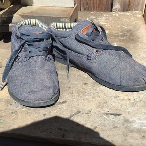 Toms Shoes
